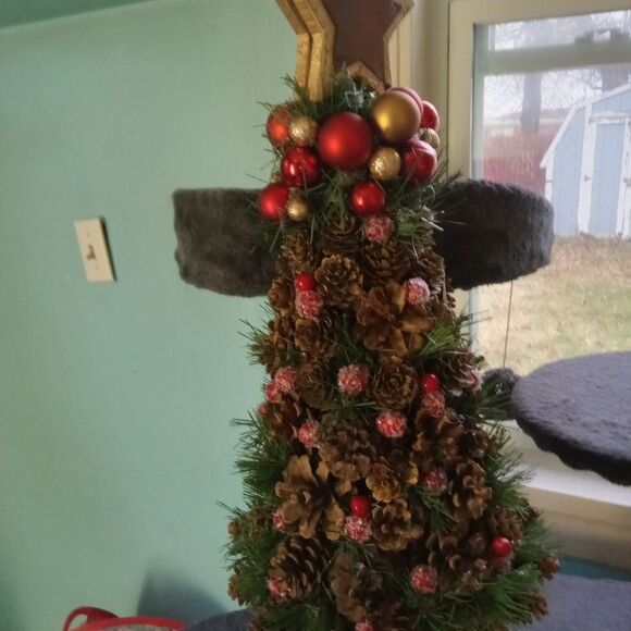 20" Natural Pine Cone (treated) Christmas Tree. CHRISTMAS ART. - Picture 3 of 11